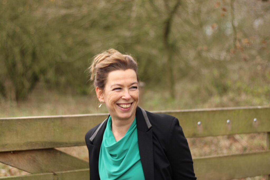 Yvonne van ConnectY voor hulp bij afstuderen en zwangerschapsverlof marketing en communicatie